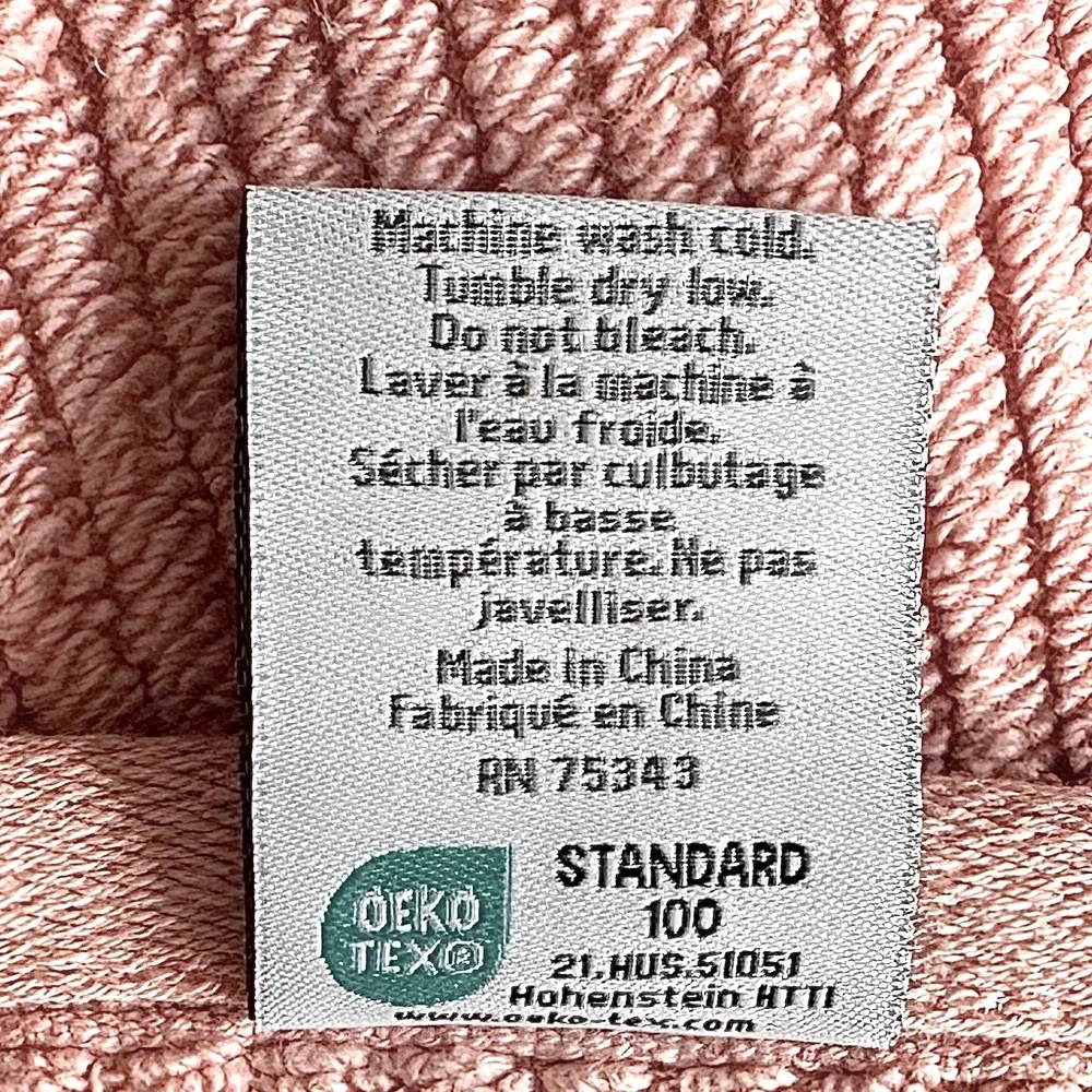 Quick Dry 2 Bath Towels 100 % Cotton Light Pink NEW WITH TAGS Sustainably Made